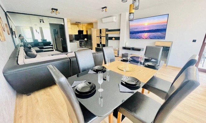 Varna Apartment | Golden Suite - 2bd apartment/free parking