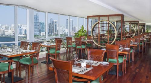 Al Majaz Apartment | Golden Tulip Sharjah