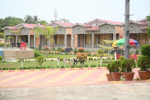 Kanthi Resort | Golden View Resort and Restaurant