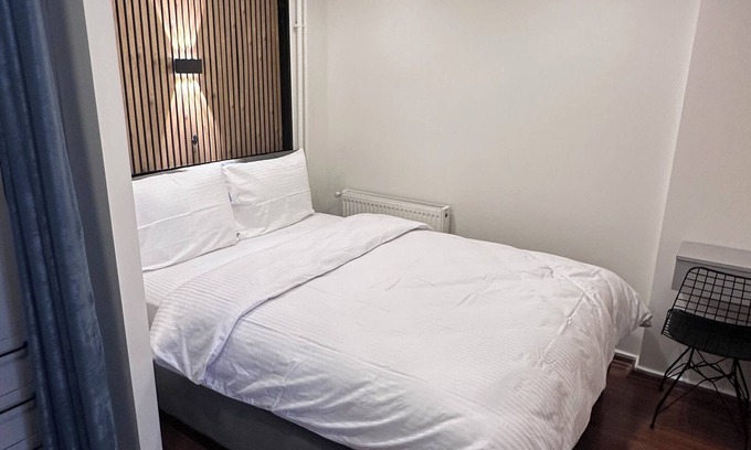 Sultanahmet Apartment | Golden wood suite