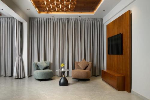 Neyyattinkara Hotel | Goldencastle