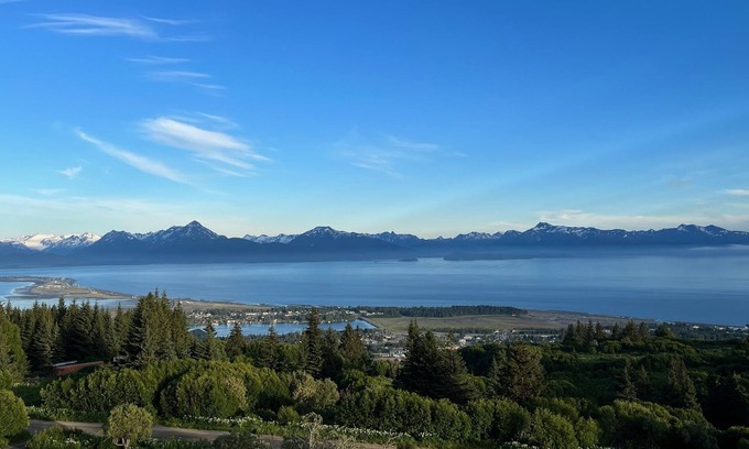 Homer House | GOLDENEYE VIEW. UPSCALE, FULL AMENITIES AMAZING VIEW CONVENIENT TO ALL LOCATIONS