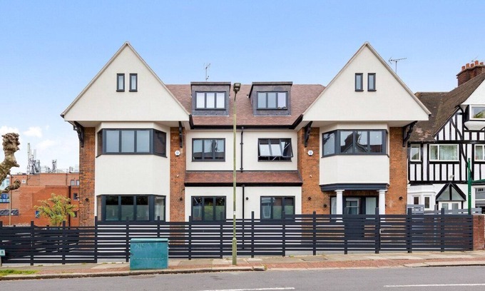 Golders Green Apartment | Golders Green Stays