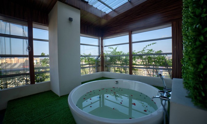 Adyar Hotel | Goldfinch Hotel Mangalore