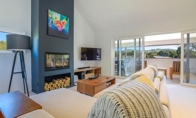 Goldie Apartment | Goldie Views