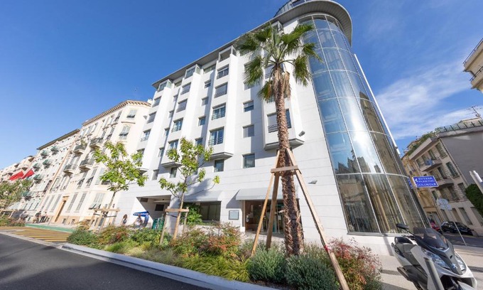 Nice City Centre Hotel | Goldstar Apartments & Suites