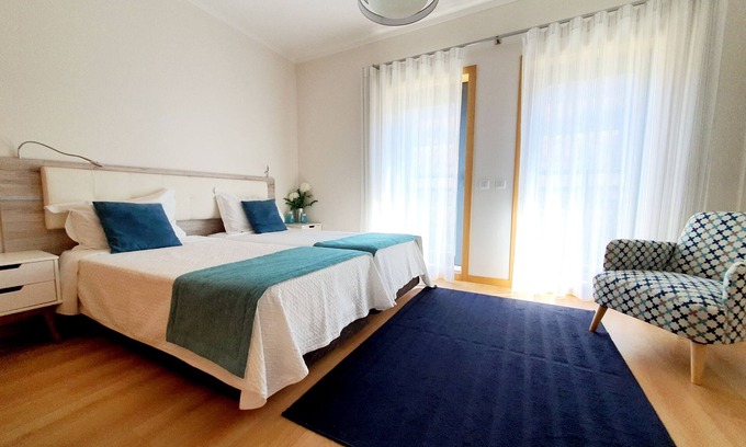 Olhao Apartment | Golf, beach, country and city. Central and modern for up to 5 guests