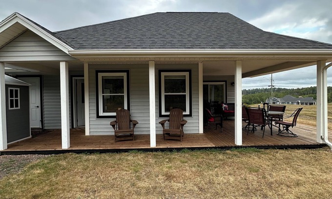Stanley Bridge Condo | Golf, Beach & Great Local Eats! This condo unit is minutes is away from it all.