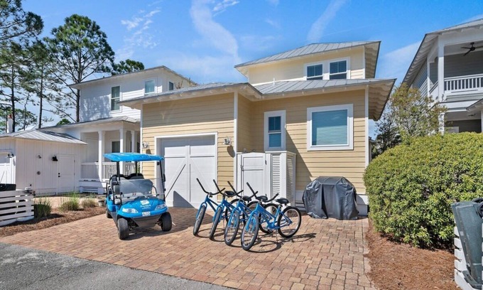 Santa Rosa Beach House | Golf Cart & 4 Bikes! 2 K Suites! Bike to the Pool & the Beach! Forest Surrounded