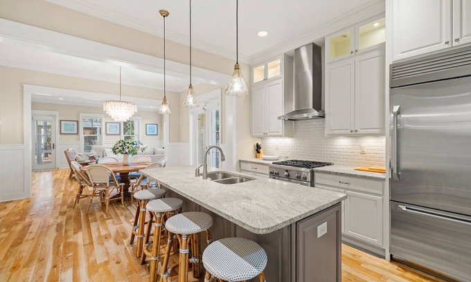 San Juan House | Golf Cart, Close to Publix in Watercolor and Community Pool | 5 Bedroom