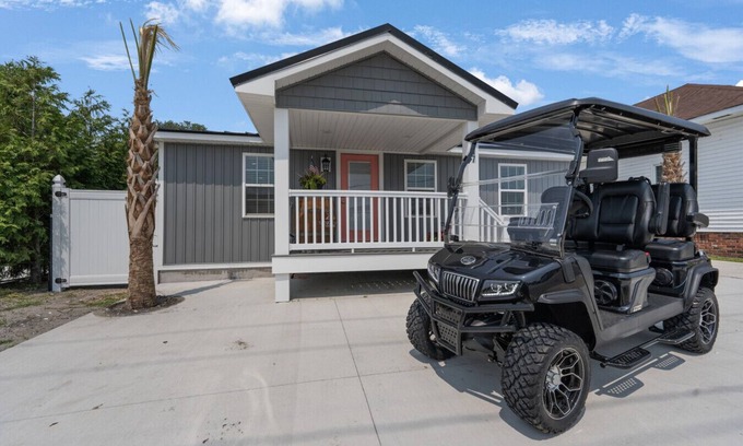 Morehead City Apartment | Golf Cart~Pet Friendly~Near Downtown~Teach's Reach