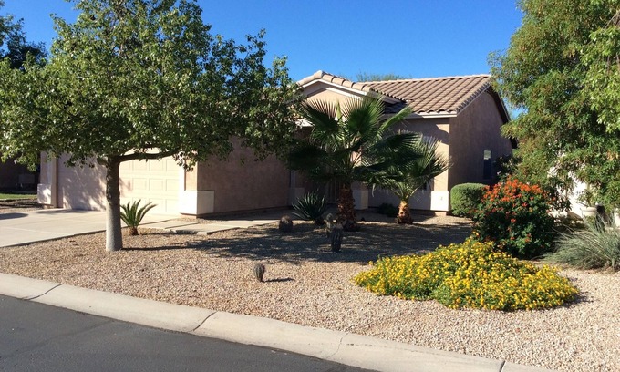 San Tan Valley House | Golf Coarse Home in Gated Community. Quiet, comfortable with great sunset views.