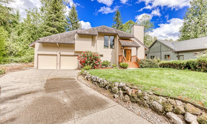 Welches House | Golf-course-front home with deck, AC, fireplace, pool & hot tub - dog-friendly