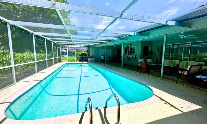 Clearwater House | GOLF COURSE VIEW/HEATED POOL/LANAI/PIANO/FOOSBALL/BBQ-NEAR BEACH/MUSEUM/SHOPS!