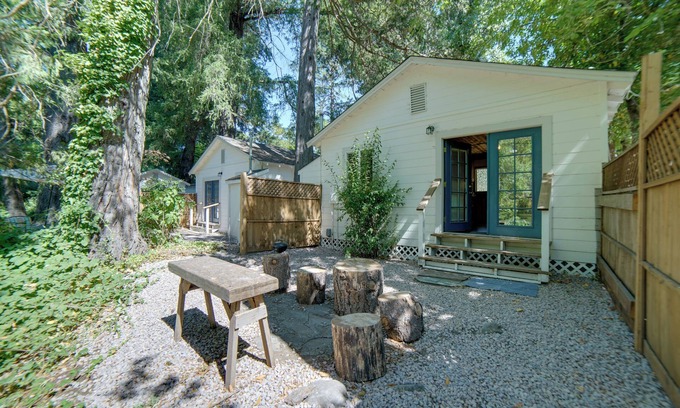 Middletown Cottage | Golf & Hike: Cobb Mountain Cabin in Scenic Forest!