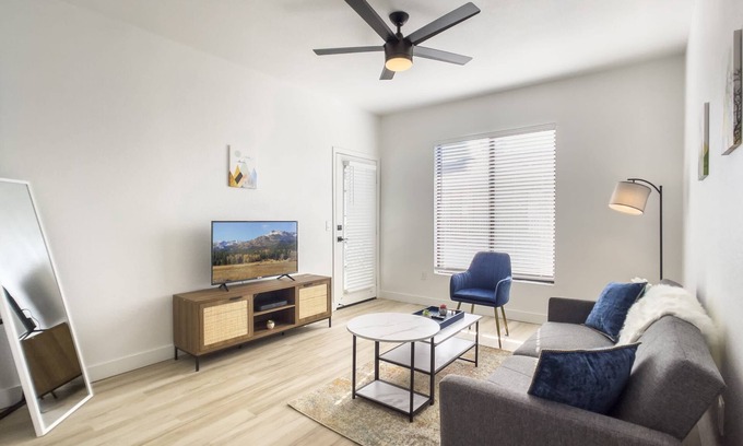 Kierland Apartment | Golf Lover's CozySuites Kierland Commons
