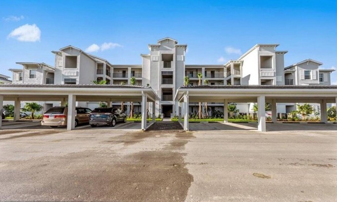 Biggar Condo | *GOLF MEMBERSHIP* Babcock National is the NEWEST community in Babcock Ranch!
