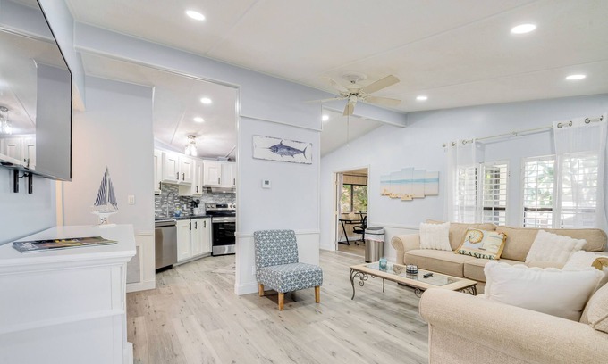 Silver Lake House | Golf & Pool Access: Home w/Yard in Lady Lake