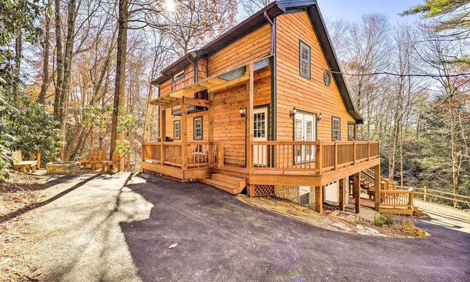 Newland Cabin | Golf & Resort Amenities: Newland Mountain Cabin