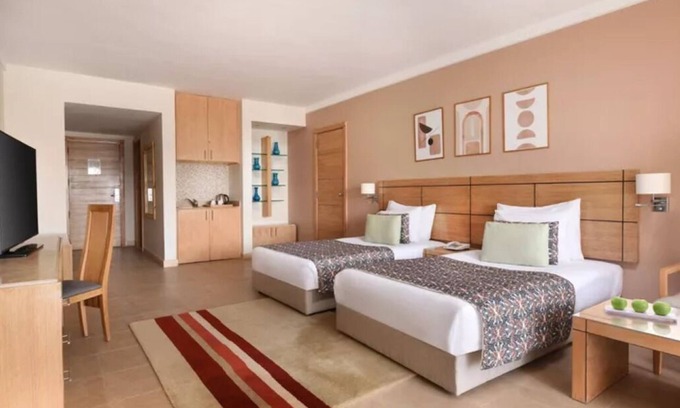 Ain Sokhna House | Golf & Sea Indulgence – Driving Range, Exclusive Golf Course & Beach Access