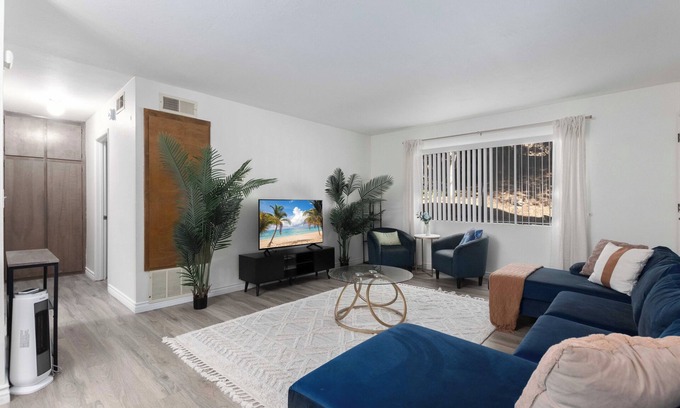 San Carlos Apartment | Golfcrest Getaway, Foosball, Near UC SD, King Beds, Jacuzzi, Fits 6 Guest, 2 BDS