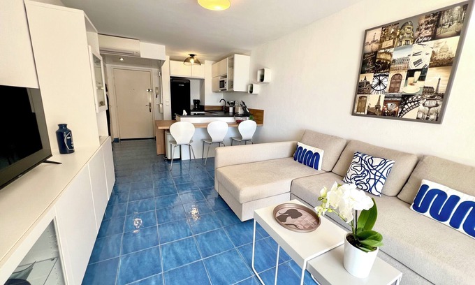 Vallauris Condo | Golfe Juan - 4 People - Sea View - Swimming Pool - Garage