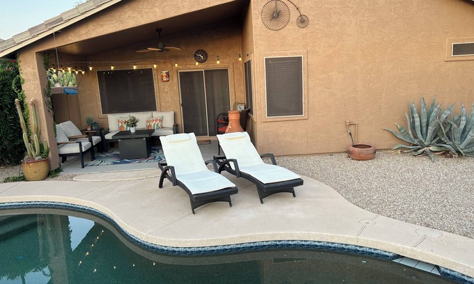 San Tan Valley House | Golfer's Paradise!-On Johnson Ranch Golf Course with pool!