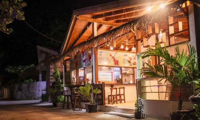 Thulusdhoo Island House | Golhaaviewinn