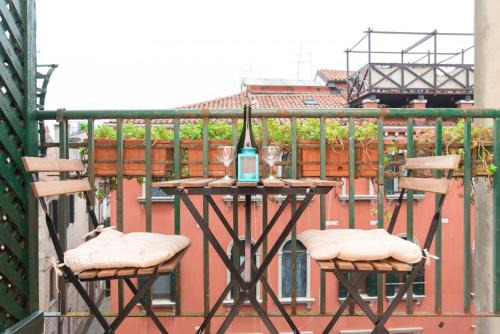 Santa Croce Apartment | Gondola Verde VeniseJeTaime