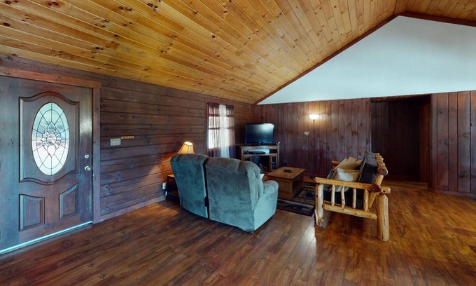 Carbon Hill Cabin | Gone Fishin' - Cabins in Hocking