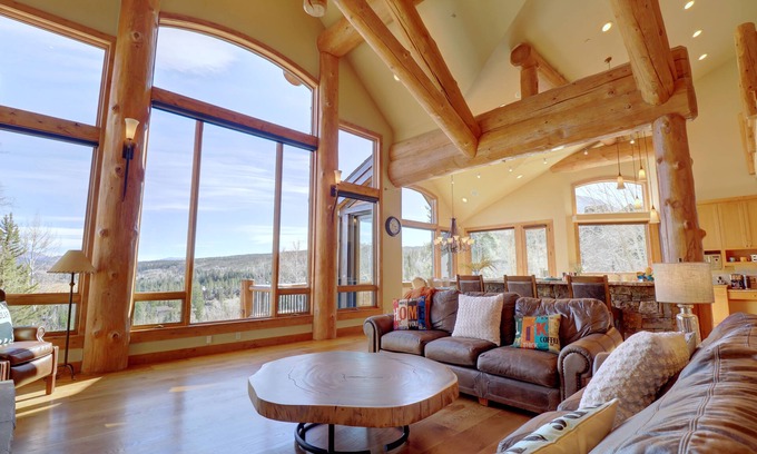 Three Peaks House | Good Elevations, Luxury Pet Friendly Home on Two Cabins Drive w/Private hot tub