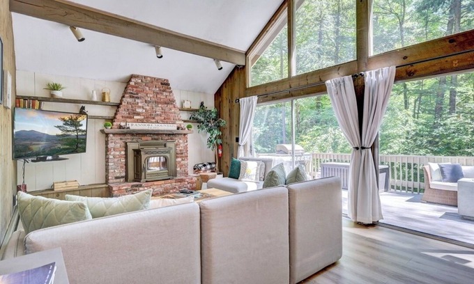 Cranmore Birches Ski Chalet | Good Friday Chalet | Walk to Village + Cranmore Mt