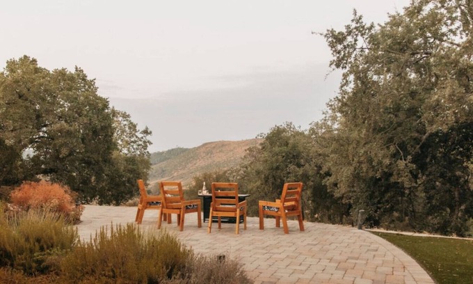 Mariposa Apartment | Good Girl`s Peak Paradise with bbq and fire pit