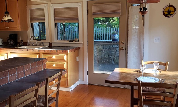 Gloucester Apartment | Good Harbor Beach Apt.- 6/10 mile