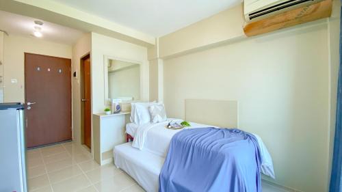 Kayu Putih Apartment | Good Place and Tidy Studio Tifolia Apartment By Travelio