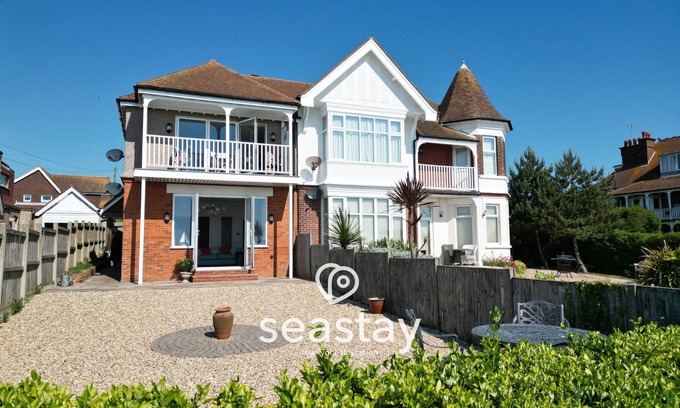 Broadstairs Apartment | Goodwin’s View is a beautifully presented seaside apartment in Broadstairs, hosted by Seastay