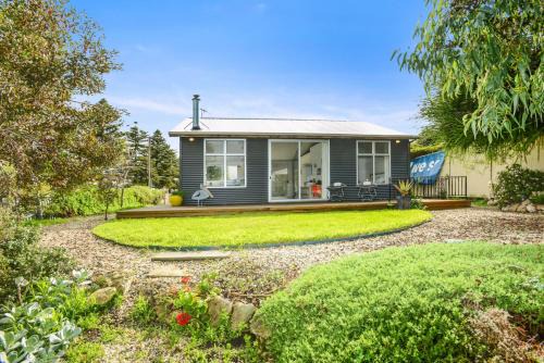 Goolwa North House | Goolwa Pelican Cottage - Pet Friendly - WiFi