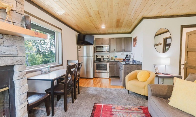 Two Harbors Apartment | Gooseberry Trailside Suites | Lester River Suite