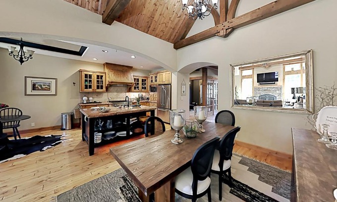 Southwest Bend House | Gorge View Chalet