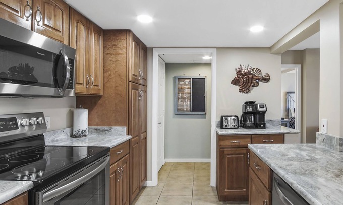 Long Beach Condo | Gorgeous 1 bedroom beachfront at Long Beach, central location!