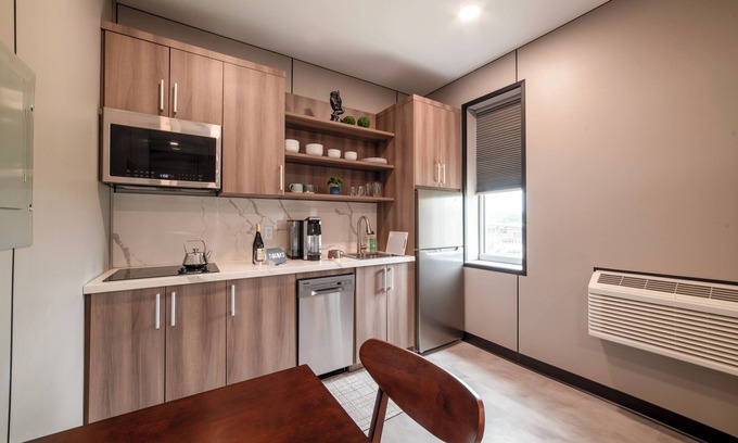 Binghamton Apartment | Gorgeous 1BR Hurpur View w/5 star finishes
