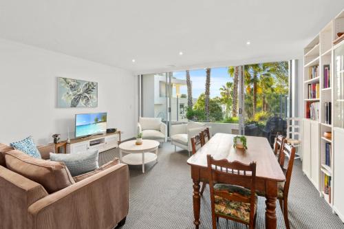 Chiswick Apartment | Gorgeous 2-Bed Unit near Riverside Parks