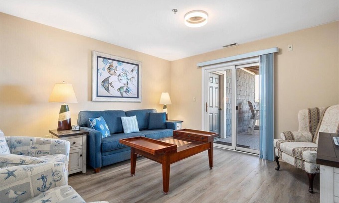 Heron Harbour Isle Condo | Gorgeous 2 bedroom at Harbour Club