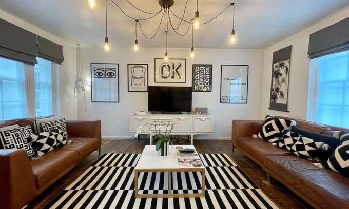 Saint Paul's Apartment | Gorgeous 2 bedroom apartment edge of Cabot Circus