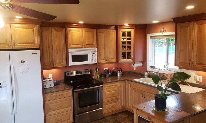 Sointula House | Gorgeous 2 bedroom home in sunny Sointula