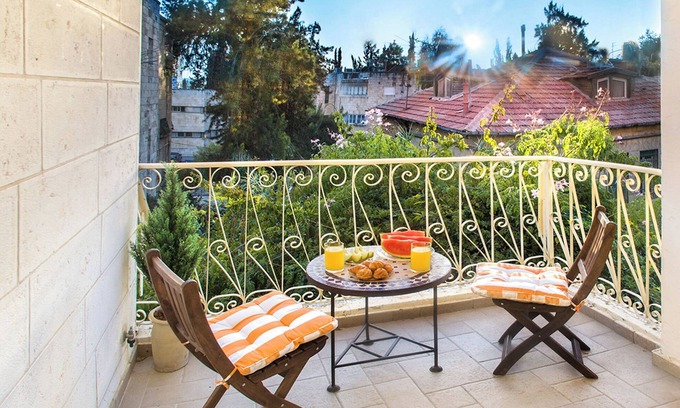 Emek Refaim Apartment | GORGEOUS 2 BEDROOM IN JERUSALEM'S BEST LOCATION - Safety shelter in the building