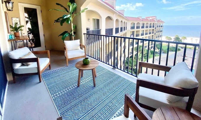 Henderson Point Condo | Gorgeous 3 bedroom 2 bath condo at Inn by the Sea
