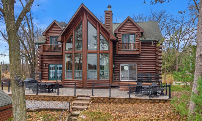 Wautoma House | Gorgeous 3-bedroom house on Silver Lake in Wautoma, WI