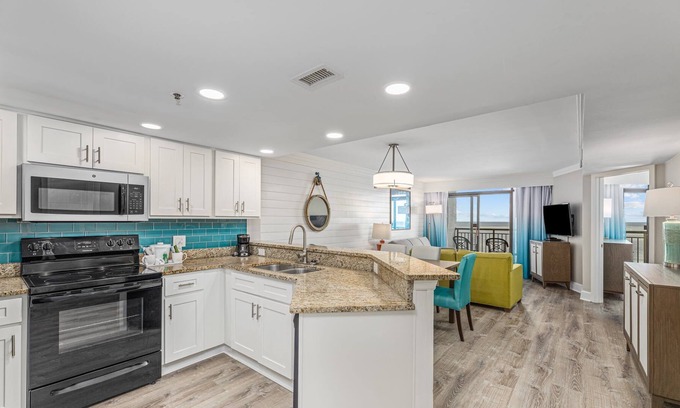 Myrtle Beach Condo | Gorgeous 3BR Oceanfront, Premier Building