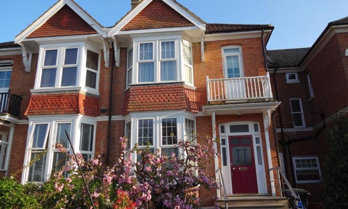 Bexhill-on-Sea House | Gorgeous 4-Bed House in Bexhill-on-Sea sea views